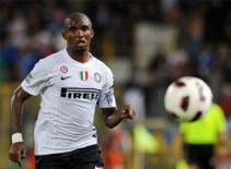 Eto'o đang "bắt cá hai tay"?