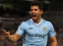 Aguero lập công ngày ra mắt, Man xanh bẻ gãy cánh Thiên nga