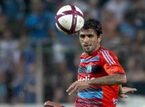 Marseille giữ chân Lucho Gonzalez