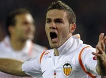 Valencia từ chối Arsenal, đợi Inter