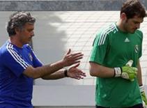 Mourinho không thèm "nhìn mặt" Casillas