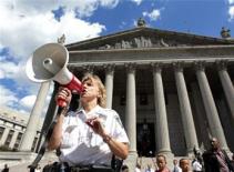 Chùm ảnh: Người dân Mỹ bàng hoàng vì động đất