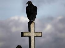 TG 24 giờ qua ảnh: Buộc chân, móc sắt nhọn vào da