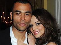 Ashley Cole mượn nhà Abramovich hẹn hò với vợ cũ 