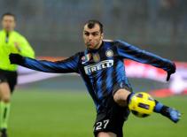 Inter đồng ý cho Napoli mượn Pandev