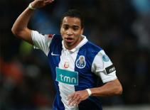 Chelsea: Chờ Pereira đến, Malouda ra đi?