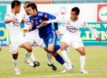 Cúp Tôn Hoa Sen 2011: Tranh chấp tay đôi