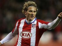 Diego Forlan đã cập bến Inter Milan