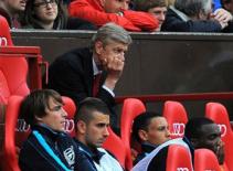 Arsene Wenger: Người đàn ông cô độc không vướng bụi trần