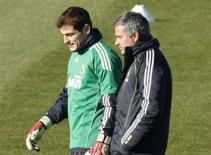 Casillas quan hệ tốt với Mourinho trên phương diện... nghề nghiệp