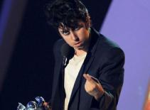 Lady Gaga bị tố đạo ý tưởng giả trai tại MTV VMAs