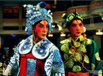 Ngắm Hàn Canh và Ngô Tôn diễn Kinh kịch