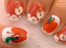 Vẽ móng quả táo cho đôi tay thêm sành điệu