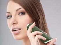 Chọn kem dưỡng cho làn da mụn