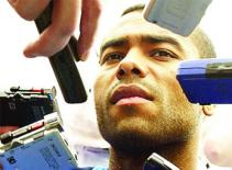 Ashley Cole thanh minh: "Tôi ngoan lắm!"