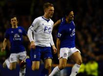 Vét hàng trước khi tan chợ