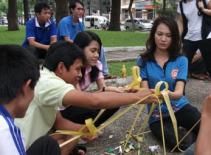 Bạn trẻ năng động gây quỹ tổ chức trung thu 