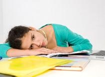 Giữa ngã ba đường, tôi phải làm sao? 