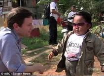 Cậu bé 4 tuổi “dọa” sẽ hút thuốc trở lại nếu không có đồ chơi