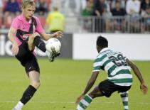 Krasic "bất mãn", M.U, Chelsea và Anzhi vào cuộc