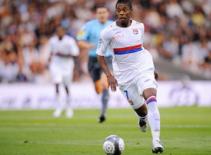 Roma sẽ hỏi mua Michel Bastos