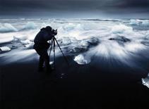 Hình ảnh đẹp của những tảng băng đang bị tan chảy trong đêm 