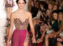 Em gái Kim Kardashian tỏa sáng trên sàn catwalk