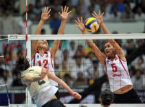 Bóng chuyền nữ Việt Nam thua trắng Nhật Bản 