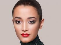 Quyến rũ hơn với kiểu trang điểm cổ điển