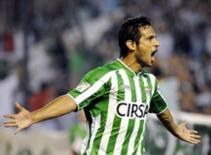  Real Betis cho Barca và Madrid “ngửi khói”