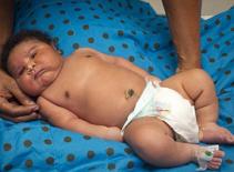 Bé “chã” vừa sinh đã nặng 7,2 kg, cao 60 cm 