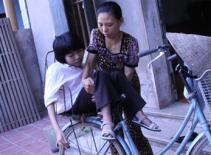 Bước chân mẹ, cuộc đời con