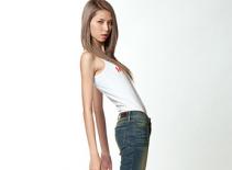 Việt Nam's Next Top Model bất ngờ với thí sinh siêu gầy