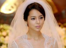 "Hoa hậu dao kéo" Park Si Yeon sắp lên xe hoa