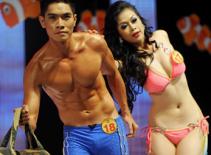 Bikini của thí sinh siêu mẫu 2011 khiến khán giả "đỏ mặt"