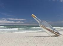 Chàng trai Canada thả 4800 thư chai trong suốt 15 năm 