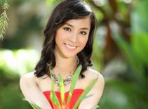 Dương Trương Thiên Lý rạng ngời hạnh phúc