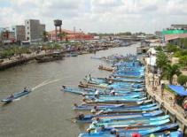 Chùm ảnh: Nhộn nhịp làng đóng ghe miền Tây