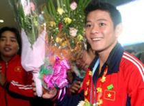 Thạch Kim Tuấn phá 2 kỷ lục trẻ TG