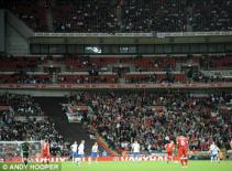 Một CĐV thiệt mạng trước thềm trận đấu Anh - Xứ Wales