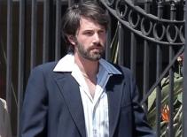 Ben Affleck lạ lẫm với tóc hoa râm