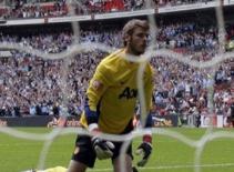 Sir Alex thừa nhận De Gea còn “non”