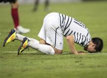 Samir Nasri gẫy tay, Man City méo mặt!