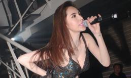 Thủy Tiên khoe vòng một táo bạo, nhảy cực sexy