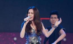 Sự cố "Thủy Tiên hát nhép", lỗi của ban tổ chức hay tại vì cái... micro?