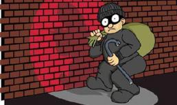 Đại gia cưỡi BMW đi... ăn trộm gà