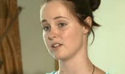 Clip sống sót khi ngã xuống vùng nước đầy cá sấu