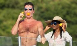 Simon Cowell "nhí nhố" với "điện thoại" chuối