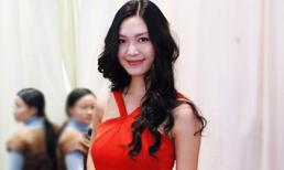 Thùy Dung diện đầm đỏ chúc mừng Ngọc Hân