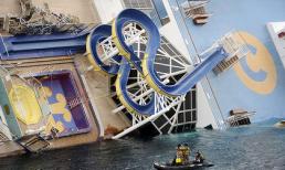 "Thuyền trưởng tàu chìm lên bờ trước hành khách"